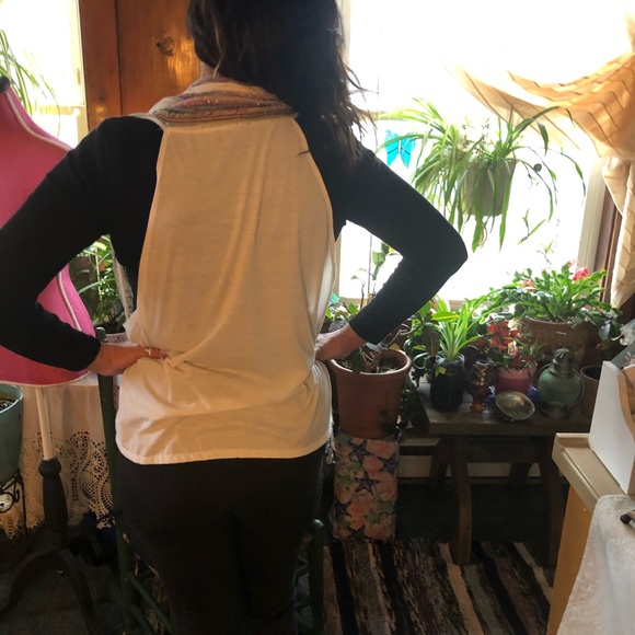 Beautiful handmade multi colored vest - Picture 6 of 8